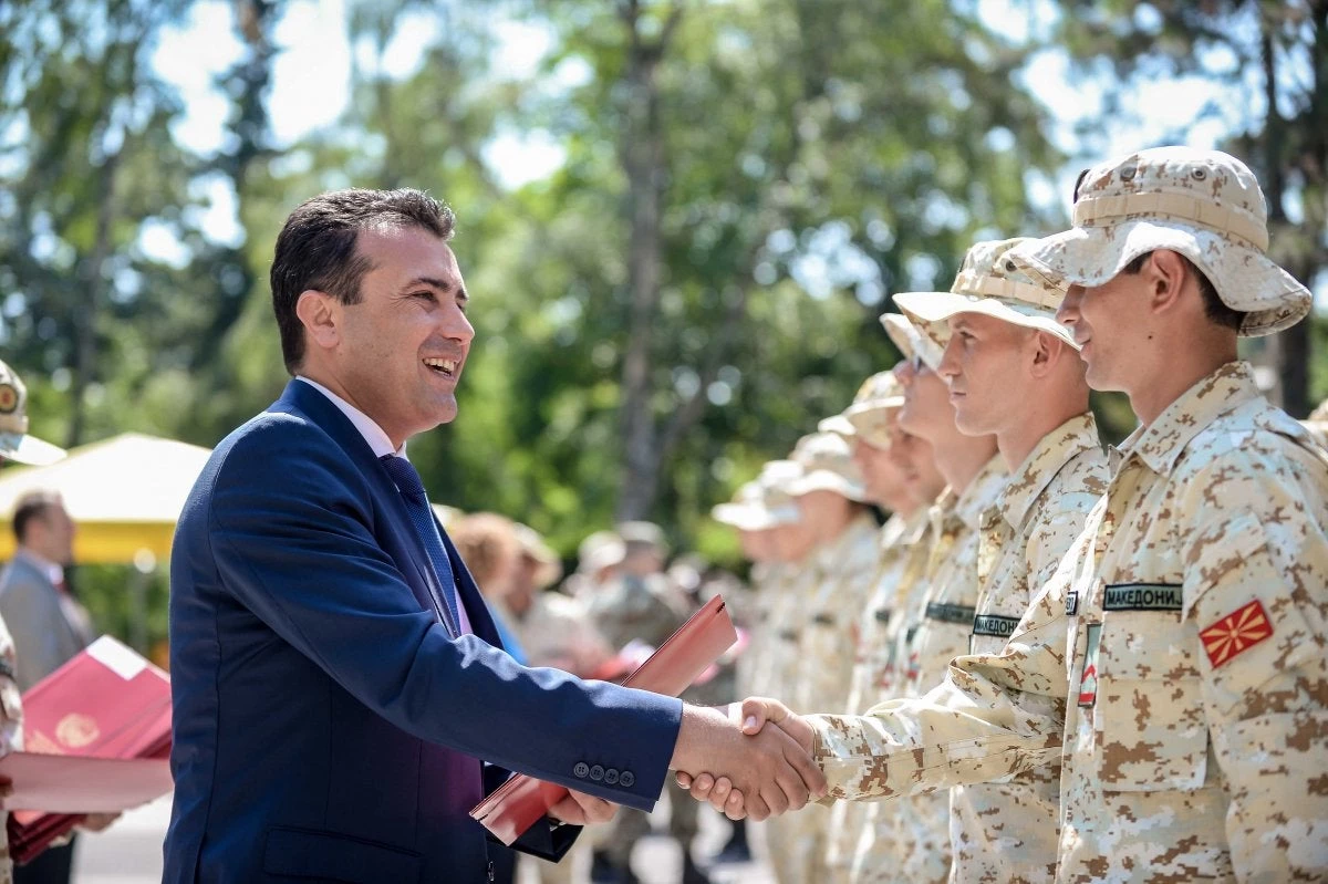 Ξεφτίλισε την Κυβέρνηση Τσίπρα ο Ζάεφ: «Καλωσορίζω τον “μακεδονικό στρατό” στο ΝΑΤΟ» – Πήγε περίπατο το «erga omnes» – Για πόσα αργύρια πουλήσαμε την Μακεδονία μας;